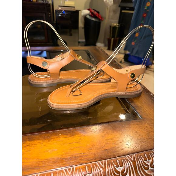⭐️ Women’s Tommy Hilfiger Tan Thong Sandals Size 7.5 NWOB! Preppy - Picture 3 of 5